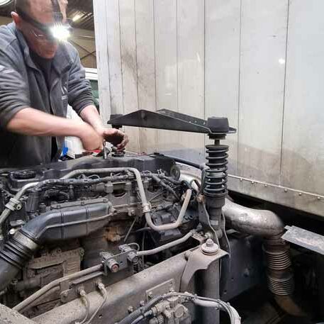 Service mécanique garage MVM poids lourd et utilitaires