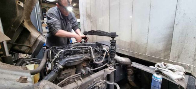 Service mécanique garage MVM poids lourd et utilitaires